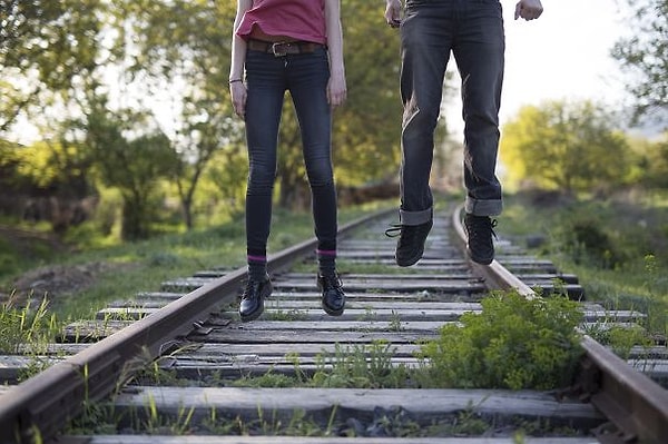 2. "Забыл переместить камеру для нашего прыжка. Теперь фото выглядит так, будто мы повеселись"