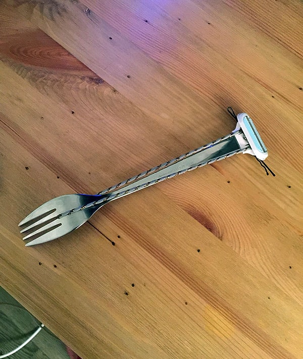 5. "Моя девушка забыла свою бритву, но не забыла насадку. В остальном я помог"