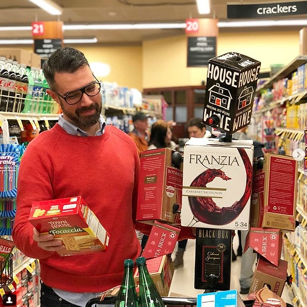 7. И даже выбирает меню на ужин!