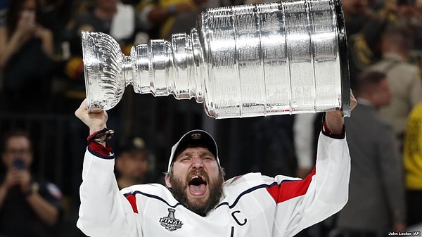 1. Кубок Стэнли - назван так в честь...