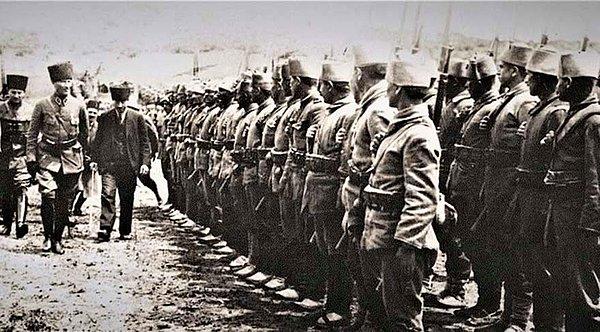 Ordunun başkumandanı Mustafa Kemal Paşa 26 Ağustos 1922'yi işaret etmişti.