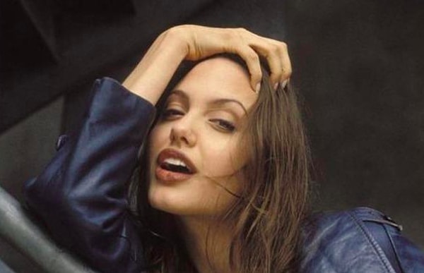 1. Кто эта дама?