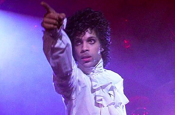 6. Автора хита "Пурпурный дождь" тоже уже нет с нами, его звали...