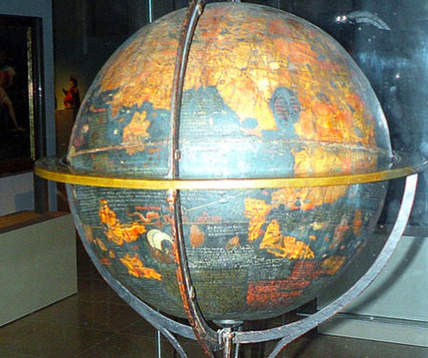 12. Этот глобус является самой старой на сегодняшний день 3D моделью Земли, а создан он был 1491 году.