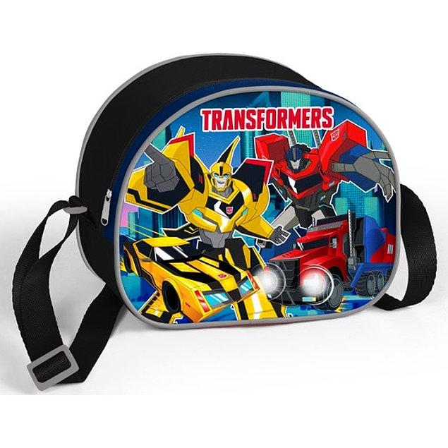 8. Çocuğunuz okula yemeğini sevdiği karakterlerle birlikte götürsün: Transformers beslenme çantası.