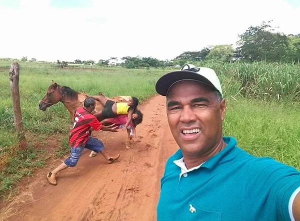 12. Когда ты упал в самый неподходящий момент 🤪