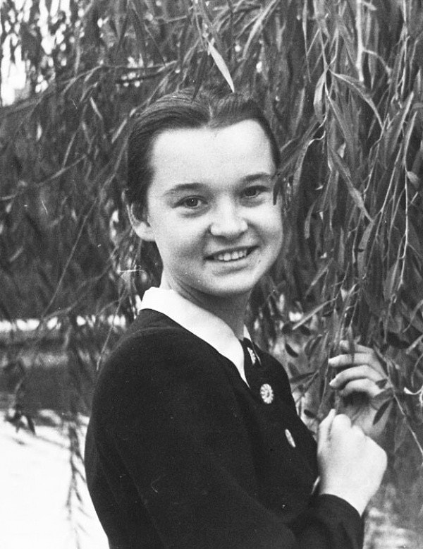 6. А эту девочку мы знаем как...