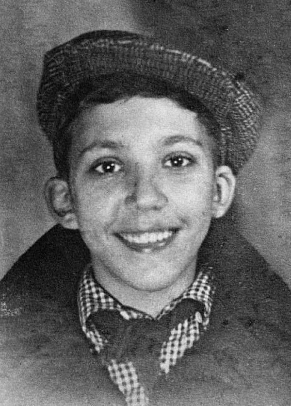 7. Узнаете эту будущую звезду советского кино?