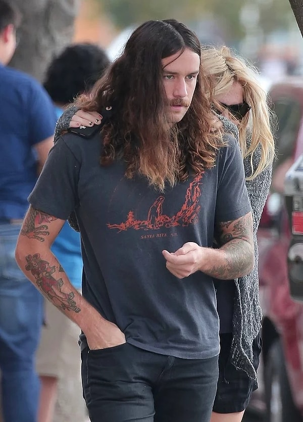 19. Кеша же просто прячется за спиной своего парня