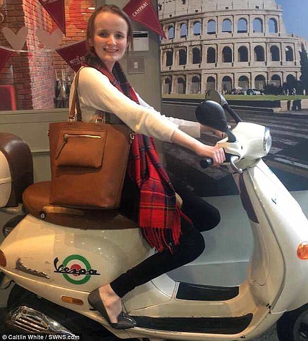 2. Гастропарез - очень серьёзный недуг, который выражается в снижении мышечной активности желудка. Вся жизнь девушки - ежедневные посещения врачей и капельные вливания, которые занимают по 12 часов.