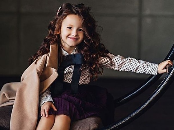 3. Какой звездный папа посвящает этой малышке свои песни?