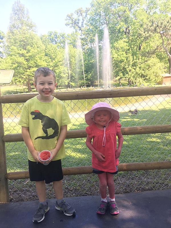 12. «Почему другие родители избегают разговоров о людях, которые выглядят иначе? Чего они боятся? - задумалась Кортни.