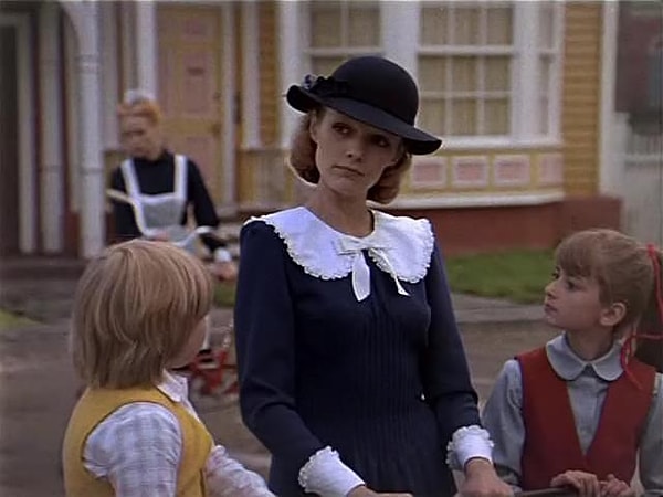 7. Сколько детей было в семье Бэнкс, в которую устроилась няней Мэри Поппинс?