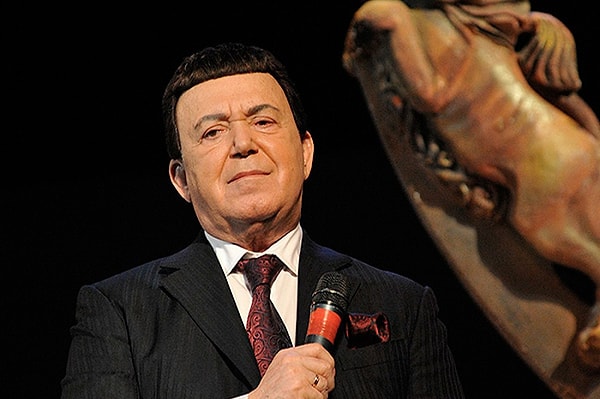 9. Также Иосиф Кобзон известен нам как депутат Госдумы.