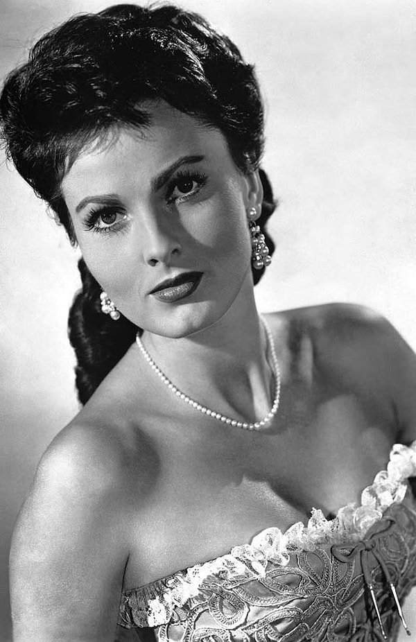 2. Есть предположения относительно этой красавицы?