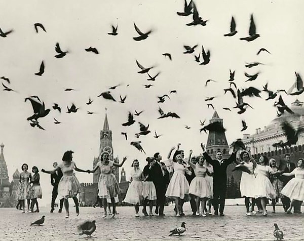 3. Выпускники гуляли до рассвета