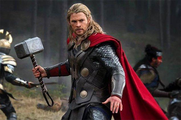 7. Thor'un orijinal çekici 50.000 dolara satıldı fakat Chris Hemsworth'te birden fazla replikası bulunuyor.
