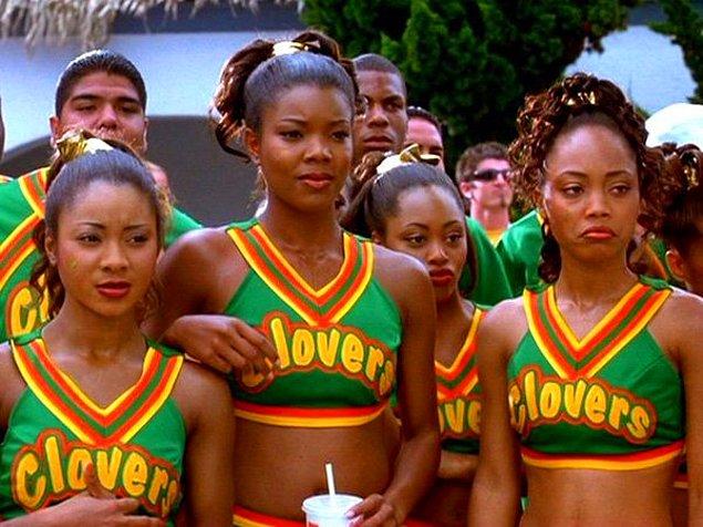 12. Gabrielle Union, 2000 yılının en zorlu ponpon kız hikayesi Gençlik Ateşi'ndeki East Compton Clovers formasını dolabın saklıyor.