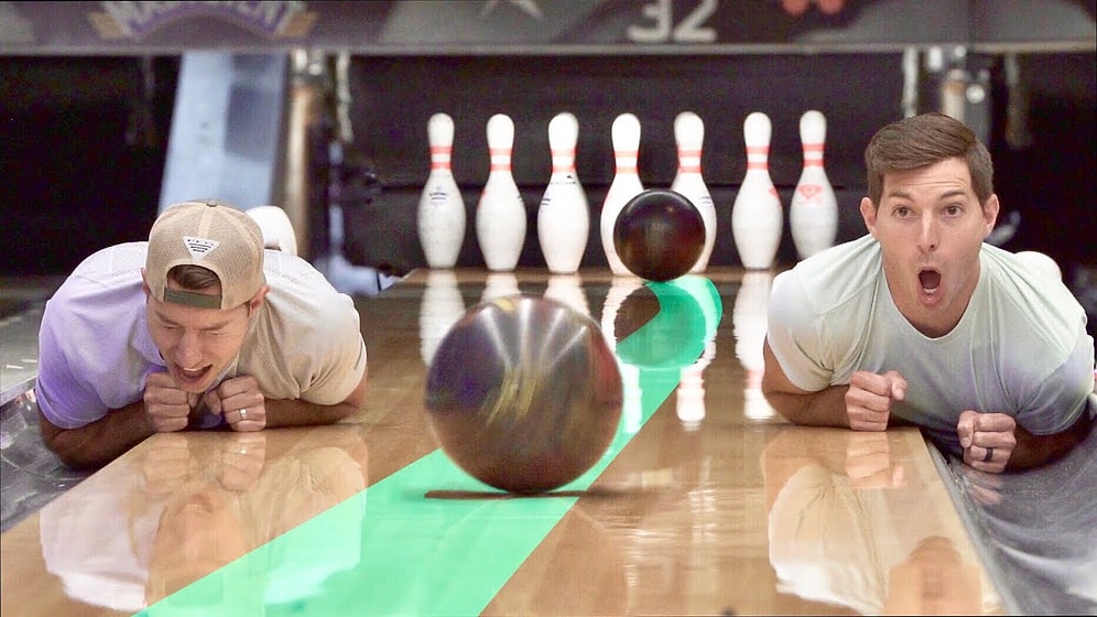 Her İşlerini Ağzımız 2 Karış Açık İzlediğimiz Dude Perfect Ekibinden Muhteşem Bowling Videosu!