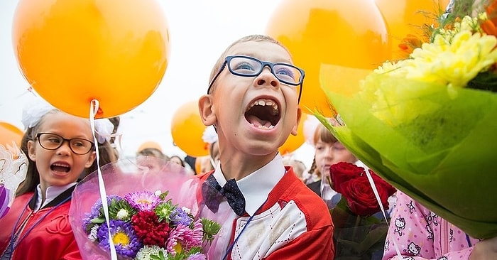 Город засыпает, просыпается школотвиттер: что думают о начале нового учебного года ученики?