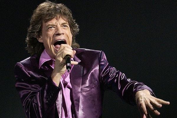13. Mick Jagger’ın, torununun oğlundan daha küçük bir oğlu var.