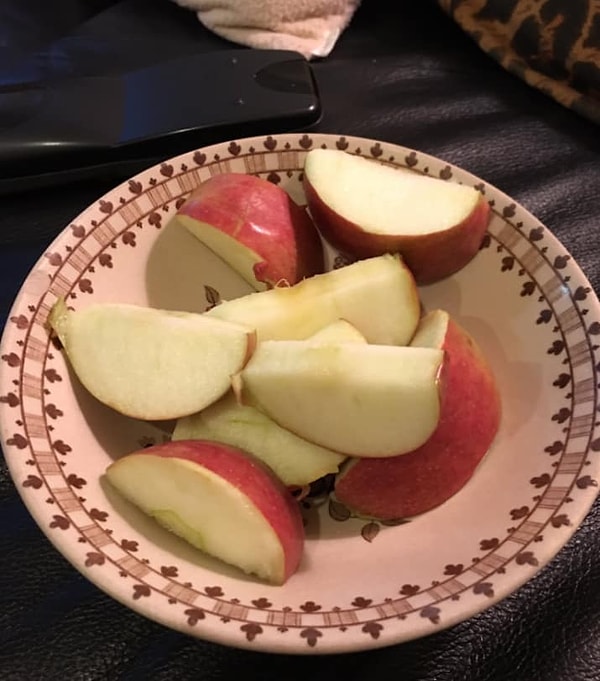 7. Порезанное яблоко добавляют ему 10 очков вкусности