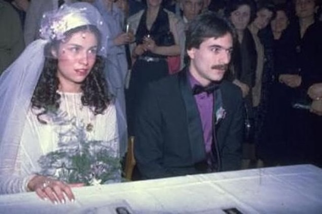 Bulamadın! 5 kere boşandı.