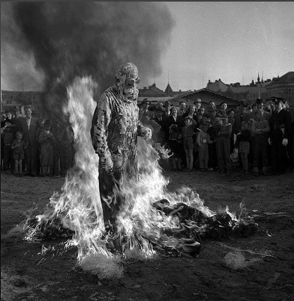 31. Демонстрация противопожарной пены, Сундсвалль, Швеция, 1953 год.