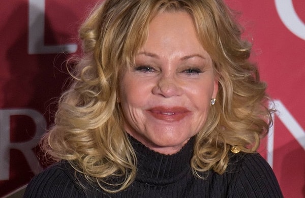 2. Смеем предположить, что Мелани Гриффит тоже стала жертвой пластики.