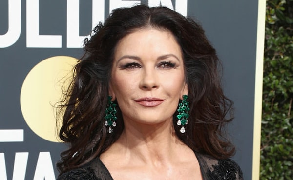 4. У Кэтрин Зеты-Джонс тоже проблемы со зрением или с памятью?