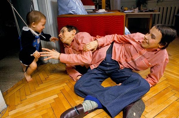 Вот такая печальная история о сестрах, обреченных на несчастье с самого своего рождения