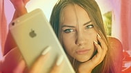 Bilim İnsanları Noktayı Koydu: Kadınların Seksi Selfie Çekip Paylaşmasında Hiçbir Anormallik Yok!