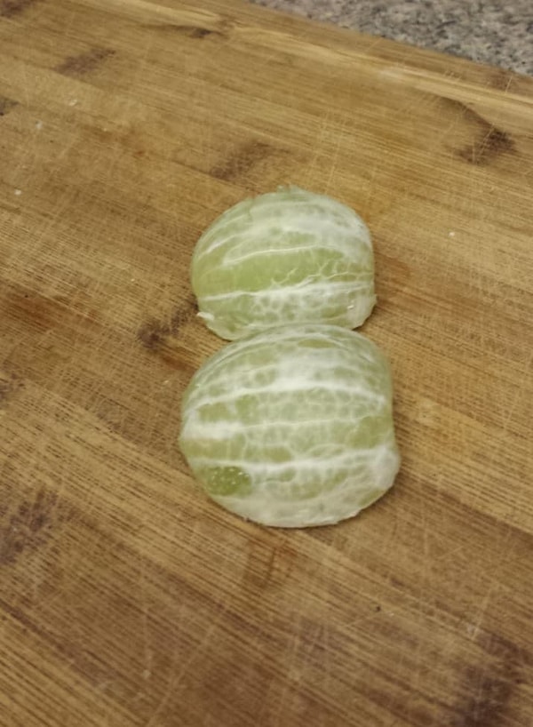 8. А вот в лайме без кожуры нет никакой загадки: совсем как почищенная мандаринка