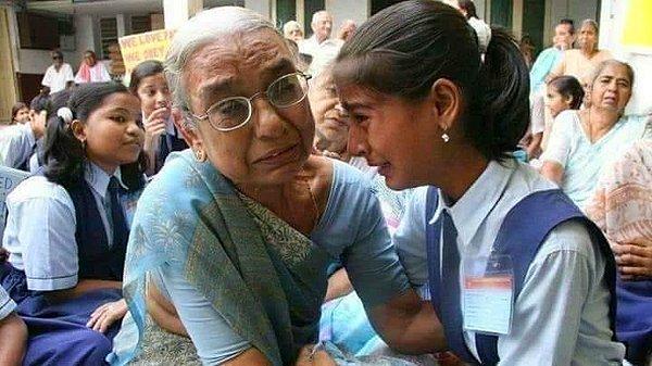 1. Okulla birlikte gittikleri huzurevinde büyükannesini bulan kız ile ninesinin kavuşma anı!