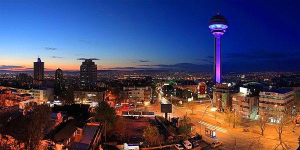 7. Şehrin simgesi olan Atakule'ye çıkmak ve tüm Ankara'yı izlemek.