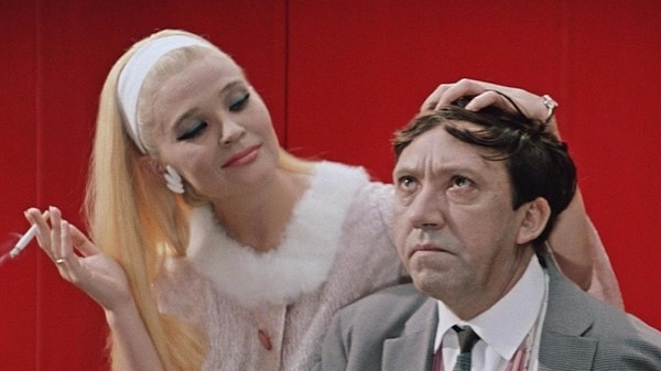 2. В какой поселок уехала жена Горбункова с детьми после того, как застала его с Анной Сергеевной?