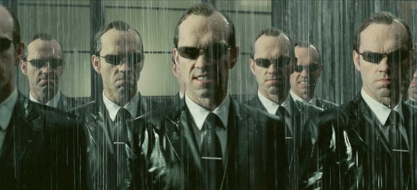 5. Люди с синдромом Фреголи верят, что все окружающие его люди являются одним и тем же человеком, который меняет внешность и гримируется, чтобы его не узнали.