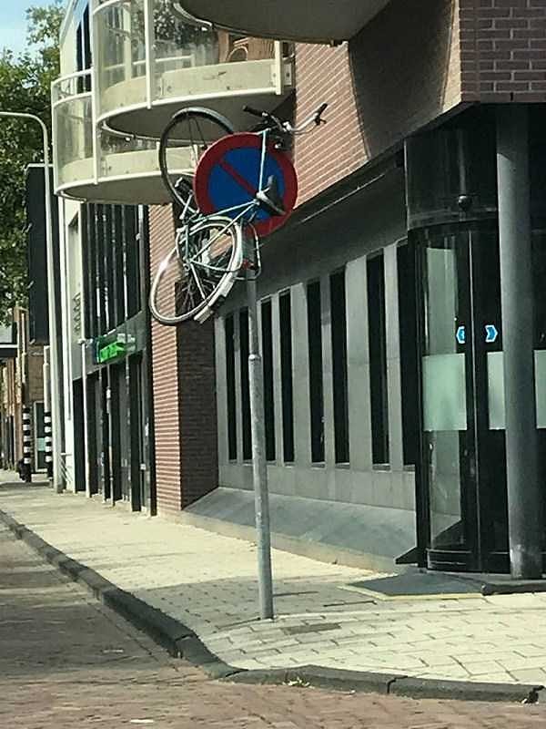 2. Халк ехал на велосипеде и разозлился?