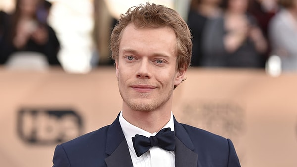 13. Альфи Аллен (Теон Грейджой) - 31 год