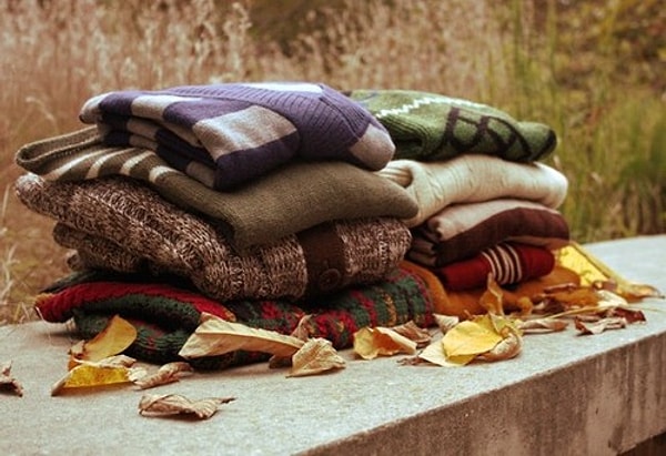 9. "Дизайнеры хотят одевать меня как весну, в развевающиеся одежды. Но я не чувствую себя как весна. Я ощущаю себя теплой красной осенью"