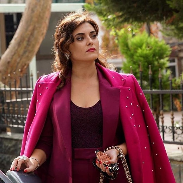 Ufak Tefek Cinayetler - Merve