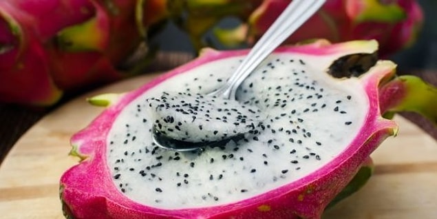 USDA Ulusal Besin Veri Tabanı'na göre meyve; protein, lif, likopen ve karbonhidrat açısından zengindir.