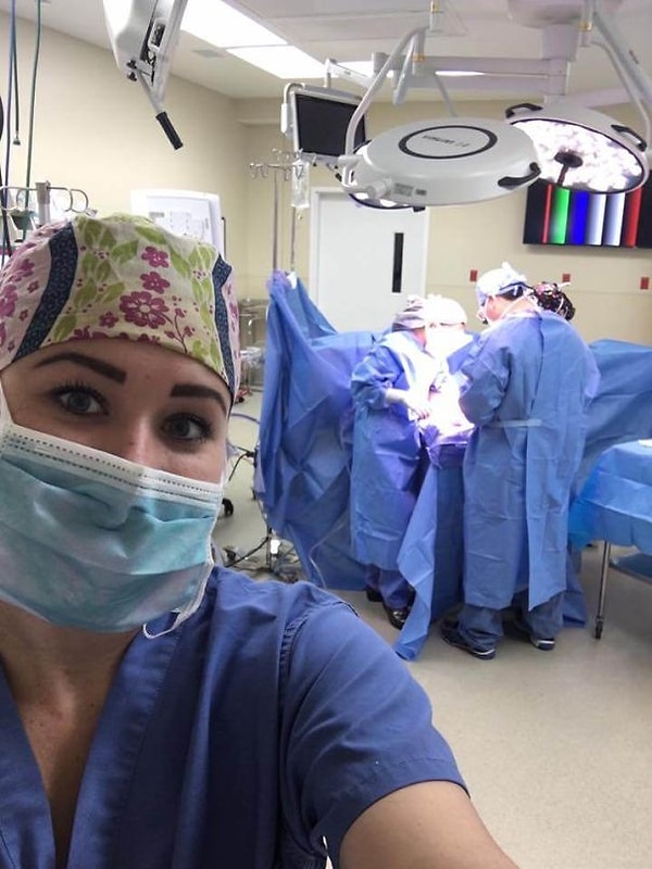 9. "Отдал свой телефон медсестре, когда мне ампутировали палец и я был под наркозом. Проснулся, а на мобильнике этот шедевр"