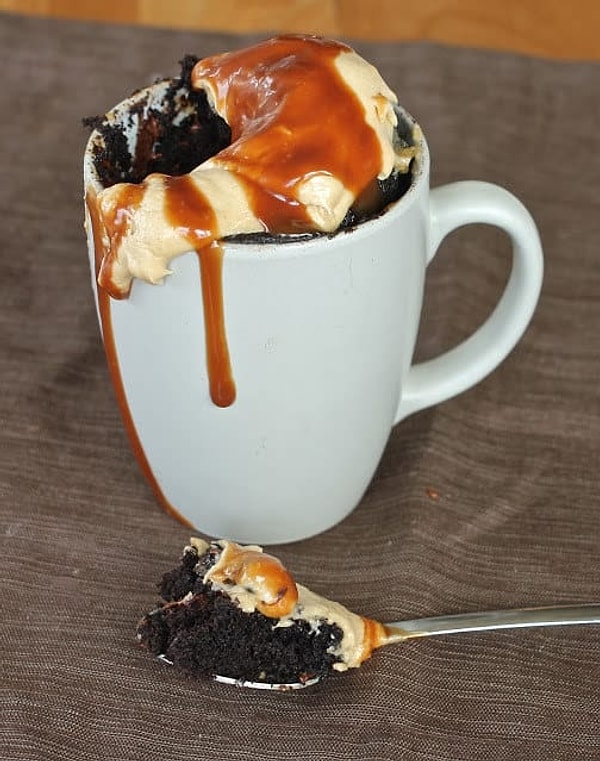 10. Шоколадный торт с арахисовым маслом в чашке