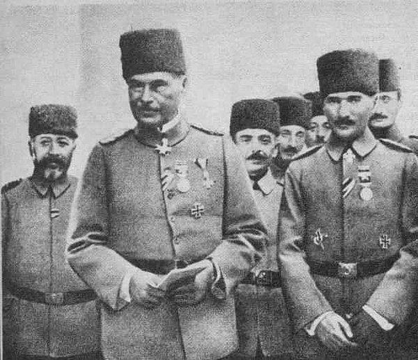 Hal böyle olunca Çanakkale'deki ziyaretleri sırasında Enver Paşa, Albay Mustafa Kemal Bey'in kıtasına uğramadan geri döndü.