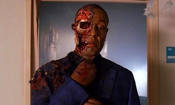 57. "Breaking Bad"de Gus Fring'in ölüm sahnesindeki makyajına The Walking Dead ekibi yardım etti.
