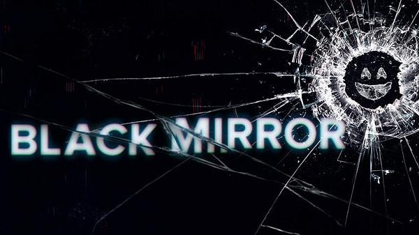 41. "Black Mirror"(Siyah Ayna); kapatıldığında TV, bilgisayar, telefon ekranının etkisine bir referans olup, görüntüleyenlerin karanlık bir yansımasını verir.