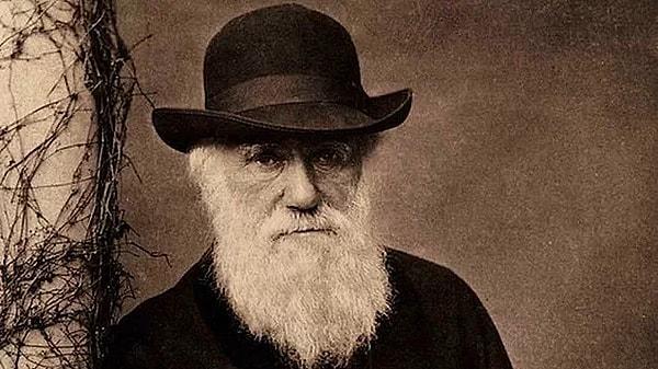 10. Charles Darwin bulduğu bütün hayvanları yerdi.