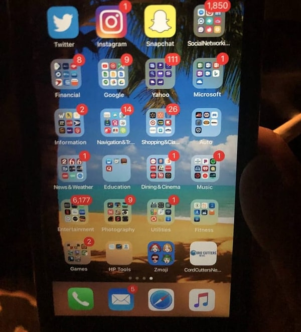 10. Обладатель самой многочисленной коллекции уведомлений на смартфоне.