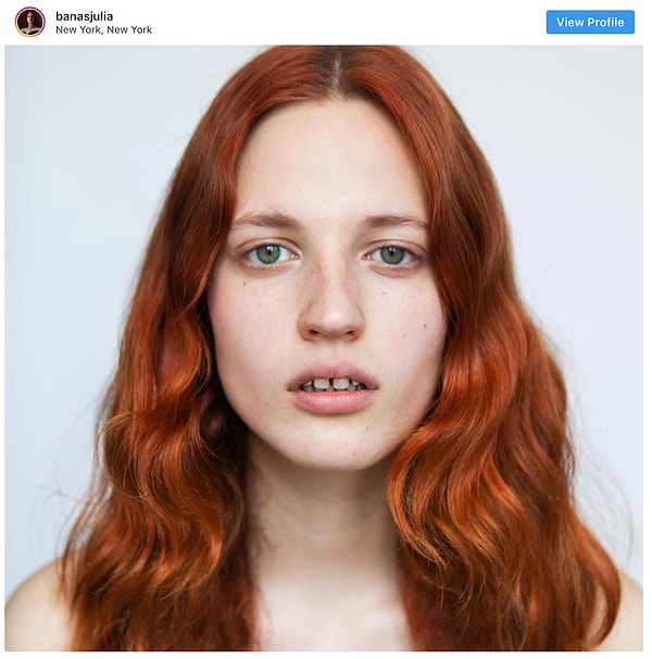 15. Ярко-рыжие локоны, изумрудные глаза и щербинка Джулии Банас (Julia Banas) - крутейшее модное трио.